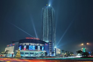 圖為中部北面區域最高樓房的Vinpearl國際五星級酒店。（圖源：新奇）