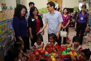 政府副總理武德膽考察邊和市幼兒園。（圖源：廷南）