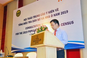 政府總理最近作出有關2019年4月1日零時落實人口與住房普查準備事宜第44號《指示》。圖為本年9月份在河內舉辦有關2019年人口與住房普查徵求意見研討會。（示意圖源：互聯網）