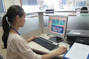 企業可隨時通過海關電子結算網報稅。