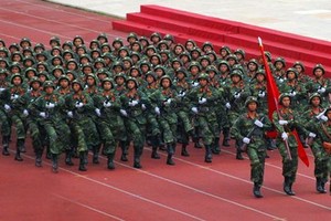 全軍隊齊心協力、團結一致，隨時接受任務。