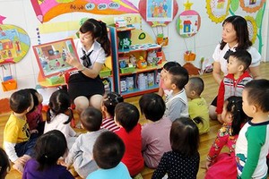 幼兒園師生互動一瞥。（示意圖源：互聯網）