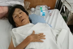 玄官在施手術的第二天獲轉出病房。