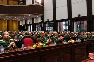 中央軍委和國防部舉行的北部區域軍隊退休高級幹部代表會晤現場一瞥。（圖源：友秋）