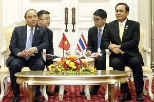 阮春福總理與泰國總理巴育‧詹歐差會見。（圖源：越通社）