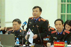 檢察院代表向法庭提供證明各被告人有罪。（圖源：越通社）