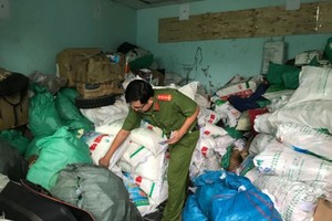 平新郡公安查封近１噸假味精。（圖源：VTC News）