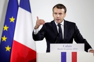 法國總統馬克龍在加萊發表講話。（圖源：路透社）