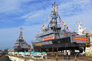 圖為兩艘高速巡邏艇技術下水。（圖源：友茶）