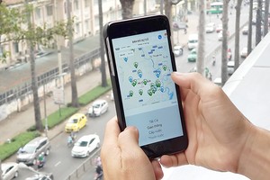 民眾可以通過手機下載1022應用程式來反映生活中多個領域的事故及跟進後續處理情況。