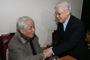 阮富仲總書記祝願原總書記杜梅萬壽無疆。（圖源：智勇）