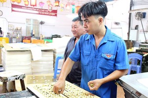 年輕黨員阮世海在工作上一向都領先以身作則。