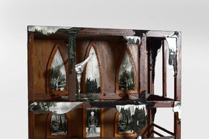 “菊”藝術畫廊在2018年Art Stage Singapore陳列的阮山的“河內-河內” 裝置作品(使用綜合質料，2018年)。