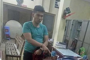 一名偷車賊被人贓並獲。