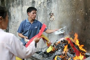 第669號《公文》宣傳、動員民眾在盛會限制焚燒冥紙。（圖源：玉勝）