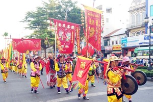 堤岸地區鬧元宵。