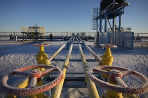 俄羅斯不滿仲裁停止向烏克蘭供氣，烏克蘭自當地時間3月2日起陷入“天然氣危機”。（圖源：彭博）