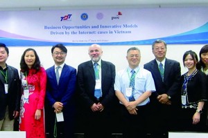 與會代表合影留念。