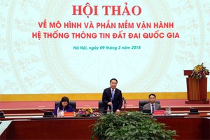 源與環境部長陳紅河(中)在研討會上發言。（圖源：姜中）