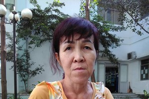 葉柳媚仍在第六郡醫院接受醫治。