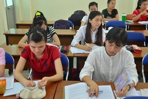 胡志明市師範大學本科生上課一瞥。