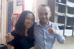 愛爾蘭籍遊客Patrick Mullen向酒吧老闆道歉並希望經此次毆打事件後，沒有任何人員被解僱。