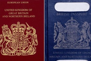 英“脫歐”後護照將由紅變回藍。（圖源：互聯網）