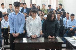 出庭聽判的3名被告黃文俊(左起)、黎氏時及阮妙鈴。（圖源：春恩）