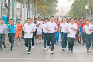 逾2,500人參加2018年為永隆省全民健康的奧林匹克跑步日。