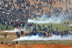 巴勒斯坦示威者與以色列軍隊衝突現場。（圖源：互聯網）