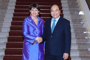 政府總理阮春福接見洛伊特哈德部長。（圖源：統一）