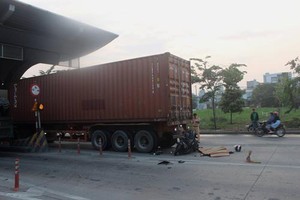 日前，第九郡河內公路發生一宗摩托車駕駛者撞向集裝箱車尾死亡的交通事故。