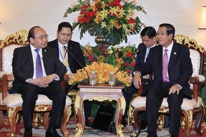 政府總理阮春福與柬埔寨總理洪森會面。（圖源：統一）