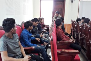 11 名遭虐待的青年礦工獲解救並安全護送至廣治省邊防部隊指揮處。