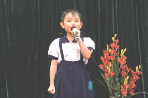 華人學生吳寶銀獲得兒童組第一名。