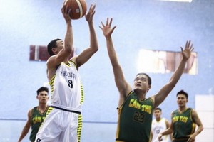 胡志明市（白衣）以79-69勝芹苴隊。