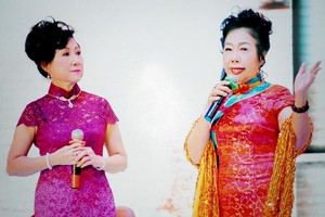 南方歌劇社積極參與交流演出。