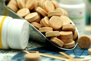 服用保健食品要講究方法。（示意圖源：互聯網）