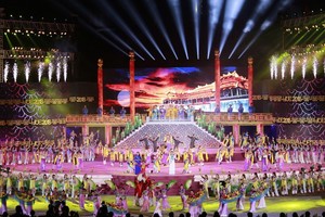 2018年順化嘉年華開幕式現場盛況空前且壯觀。