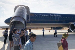 在金蘭機場降錯跑道的VN7344班機。（圖源：杜華）