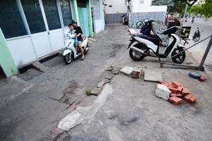 位於平盛郡第十二坊潘周貞街的小面積土地正空置。