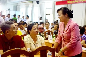 市人民議會主席阮氏決心與選民接觸。