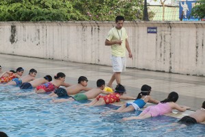 從2019年起，游泳將會成為新普通教育課程的體質教育課程的一門選修課。（圖源：志強）