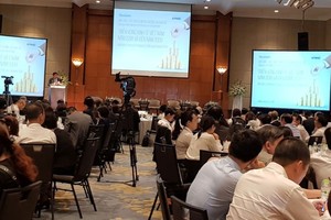 圖為“2018年至2020年越南經濟展望”研討會現場一瞥。（圖源：投資報）