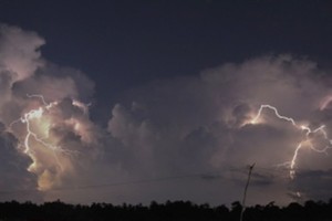 同奈省連發兩起雷擊致 3 人死亡。（示意圖源：The Financial Express）