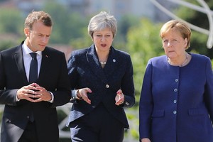 馬克龍與特雷莎梅及默克爾出席保加利亞首都索菲亞歐盟峰會。（圖源：路透社）