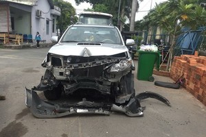 汽車車頭被撞毀。（圖源：CTV）