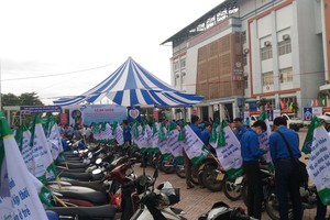 圖為由市衛生廳和福門縣人委會發起的2018年提供產育保健勞務-人口與計劃生育和提高人口素質相結合傳播行動現場一隅。