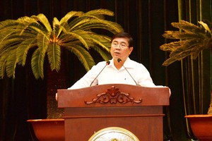 市人委會主席阮成鋒主持會議。（圖源：PC）