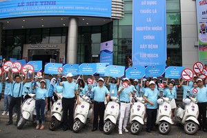 響應“五‧三一”世界無煙日的宣傳車隊準備出發。（圖源：甲湖）